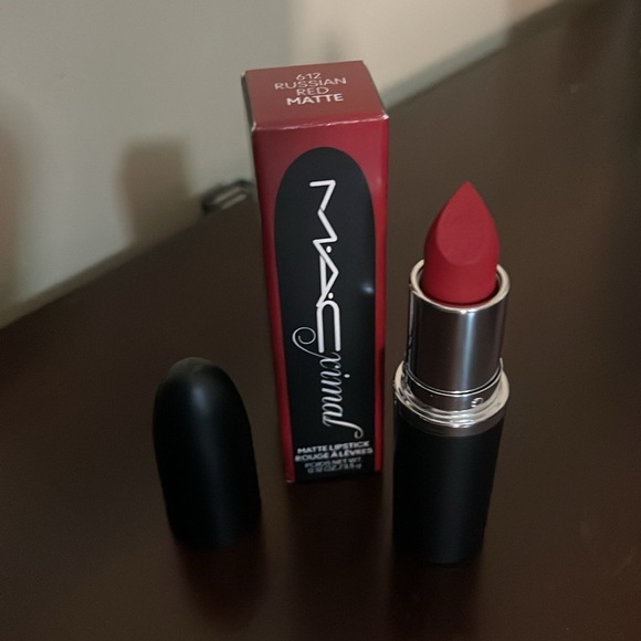 Macximal Lipstick - Picture 3 of 3